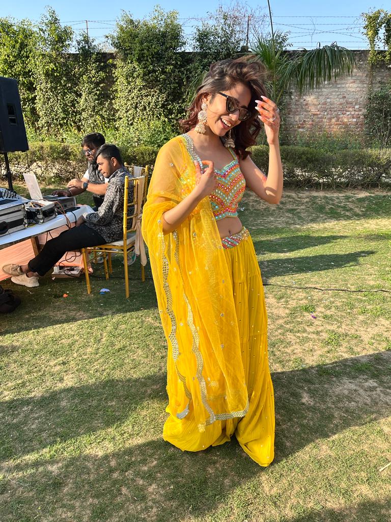 anushavi2108's tweet photo. Alexa play kala cashma. https://t.co/Y9gmPkbs1O