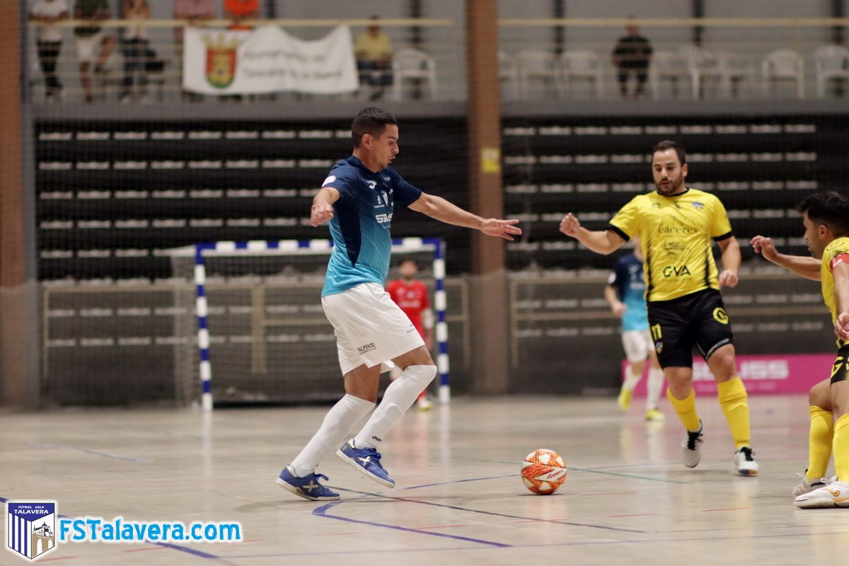 FS_Talavera's tweet photo. El Soliss FS Talavera reemprende la marcha condicionado por las bajas para la cita ante Cáceres Universidad https://t.co/iGvZSzCLFC https://t.co/Xu9KRJbl8f