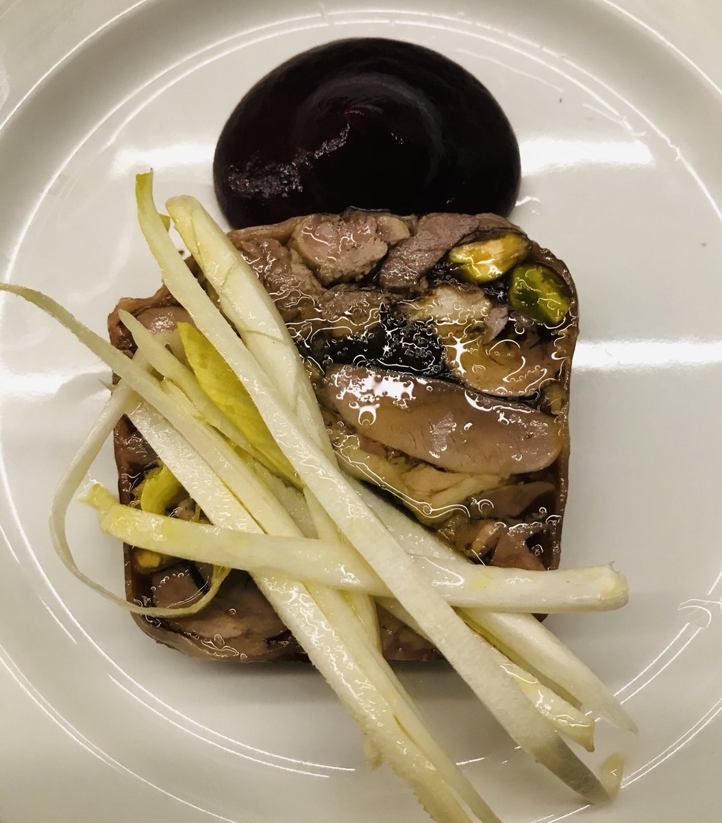 Something very special happening on the 8th floor of an office block in Manchester right now.
#Climat 
#Manchester 
⁦<a href="/covinochester/">Covino</a>⁩ 
⁦<a href="/ivenoeyedeer/">Luke Richardson</a>⁩