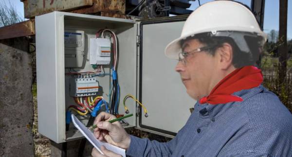 actualidadpanam's tweet photo. Además de asumir la regulación de los servicios, Petro también se hará cargo de la lectura de los contadores. https://t.co/hkiQ2ExNRC