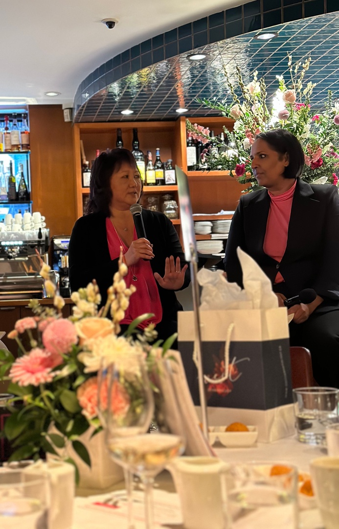 A warm welcome to our keynote speaker Carol Todd who is here to share her daughter Amanda's story.

“We get the world to change by sharing information.” 
- <a href="/c_todd/">Carol Todd</a> <a href="/AToddLegacy/">Amanda Todd Legacy</a>