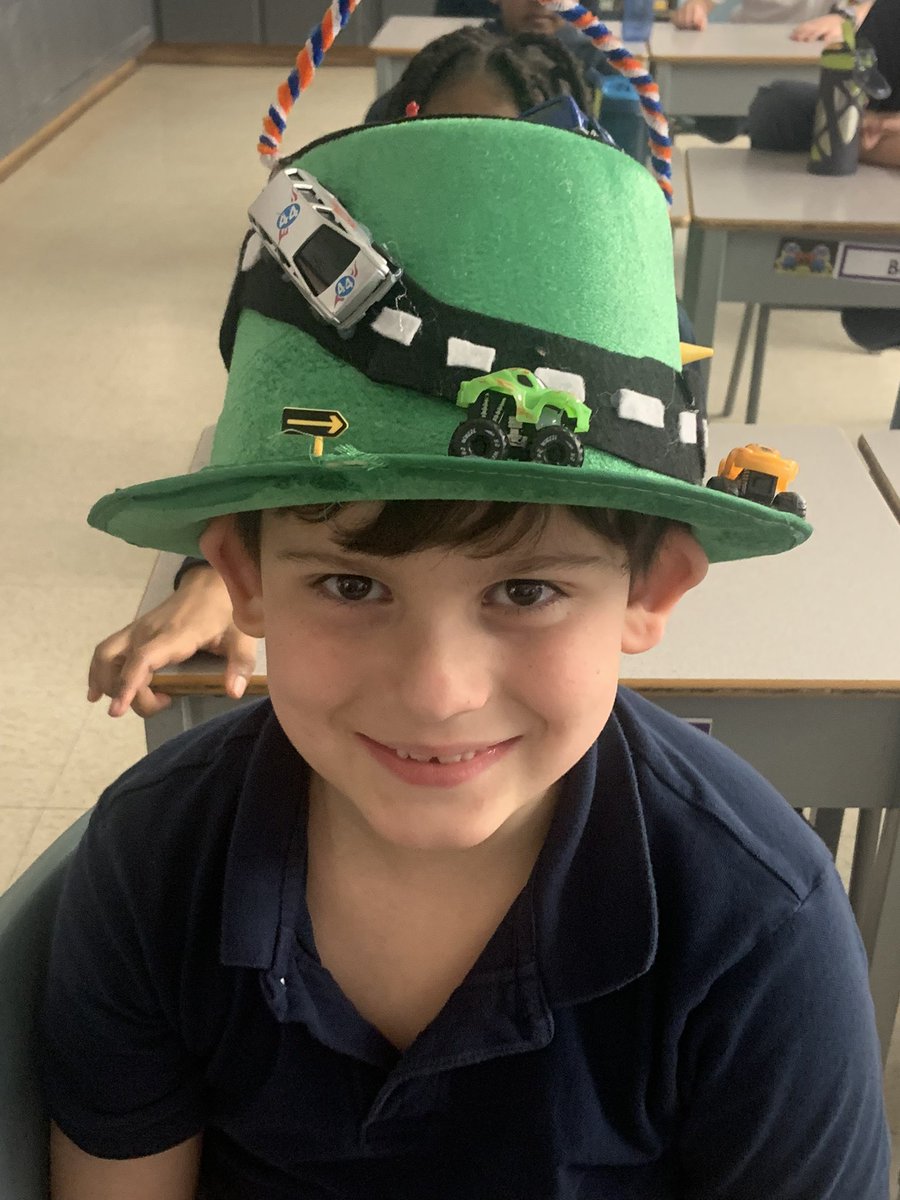 StDenisCES's tweet photo. St.Denis went wacky with the Crazy Hat and Hair Day for Kids helping Kids week!! @niagaracatholic #kidshelpingkids https://t.co/ISbQHABIQM