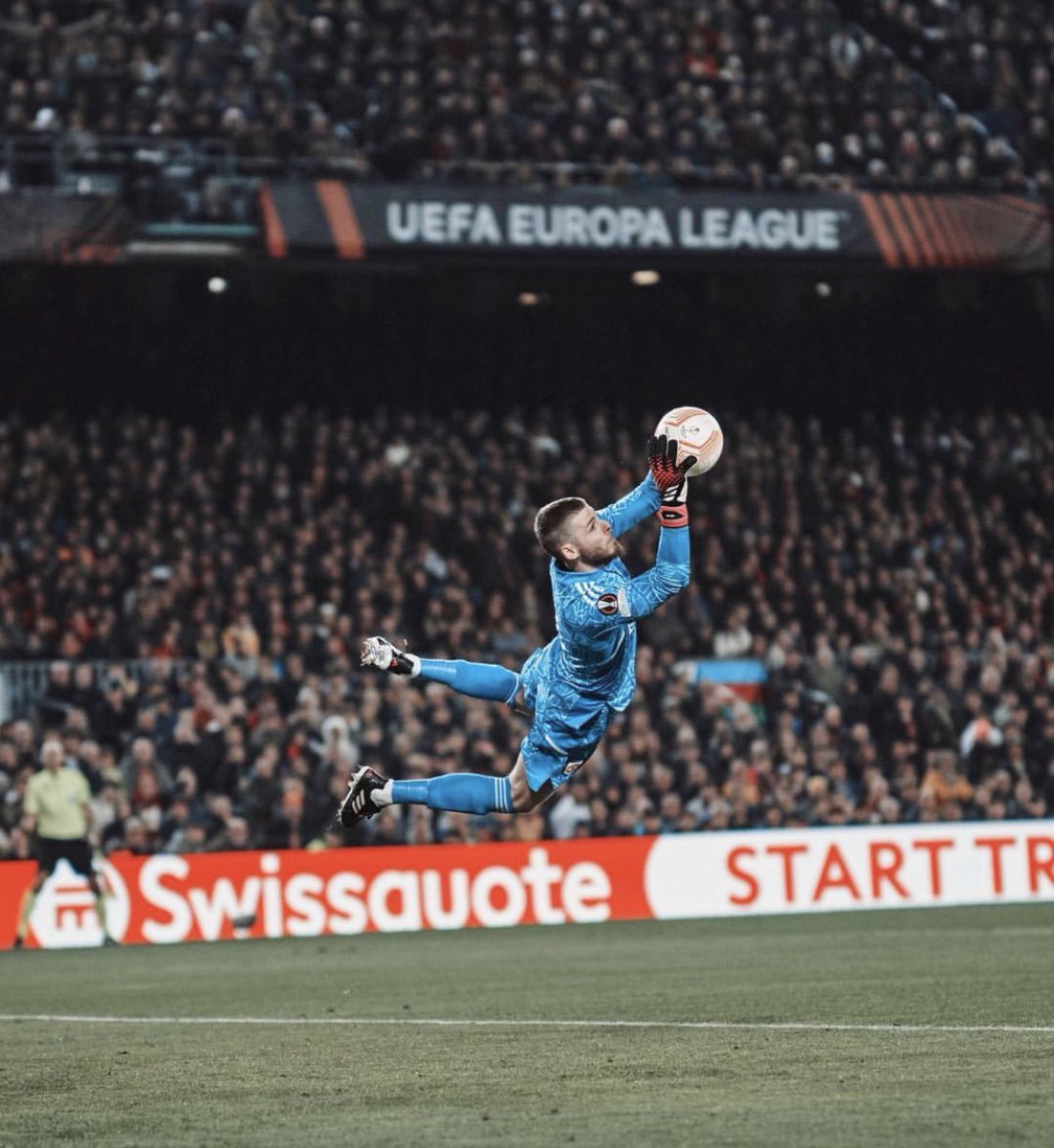 imfuraluc01's tweet photo. David De Gea ! Save Hands 🙌🏿 

@NgaboRoben yambwiye ngo impamvu muri La Roja atahamagawe muri #FIFAWC22 ngo ntazi gukinisha ibirenge! 

Ni akumiro 😂🤪

Number ya kangahe mu Bwongereza?

@bbfmumwezi 95.3 FM https://t.co/2WfupPYEKb