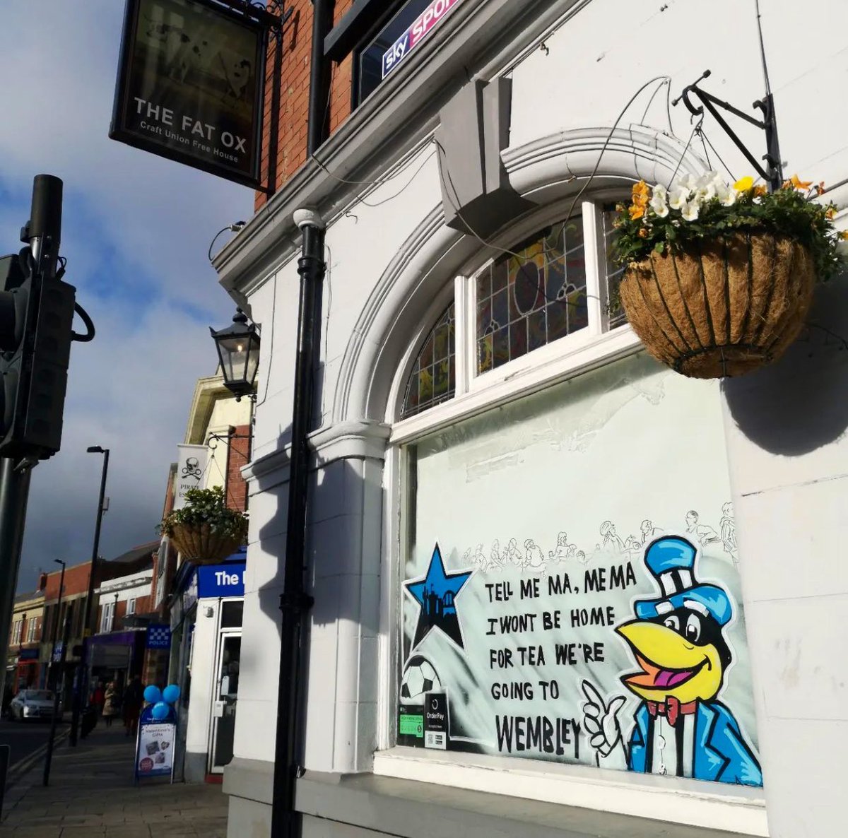 ketchell's tweet photo. Love how North East shops and pubs are decking windows out ahead of the cup final 🖤🤍 https://t.co/blHLM99E4k