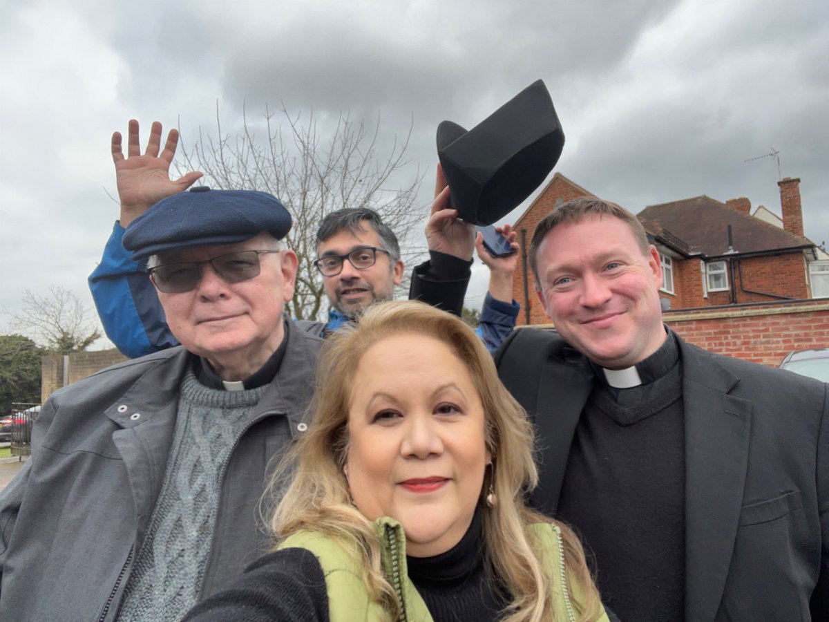 Foong_KC's tweet image. Joyously skipping having finished Safeguarding training early, only to find we were locked-in the car park!
:
#trapped 
#goingnowherefast