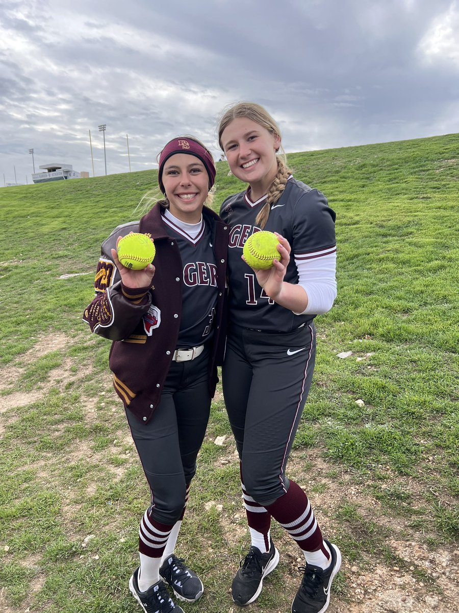 DS Softball tweet media