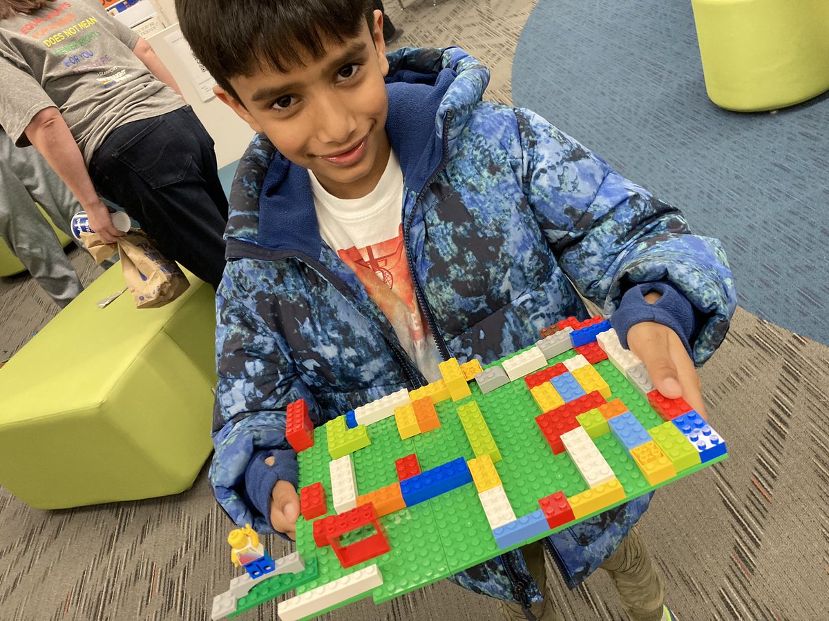 EdenMosoff's tweet photo. So great to see so many familiar @BarbaraRose220 faces and new @SunnyHill220 ones at last nights #stemnight! Thanks for coming out to build and program with us! #stem220 @KEVAplanks @LEGO_Education @VEXRobotics https://t.co/ZrBBAFnrsa