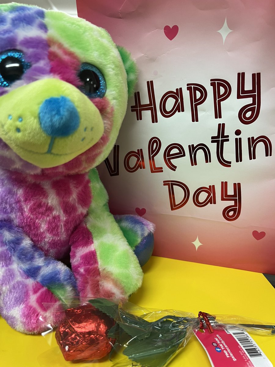 MsMacMacMac's tweet photo. A sweet student brought me a Valentine! My next group named her “Hope”. The absolute perfect name our reading group mascot! 🥰❤️ https://t.co/H7eEmjVmzF