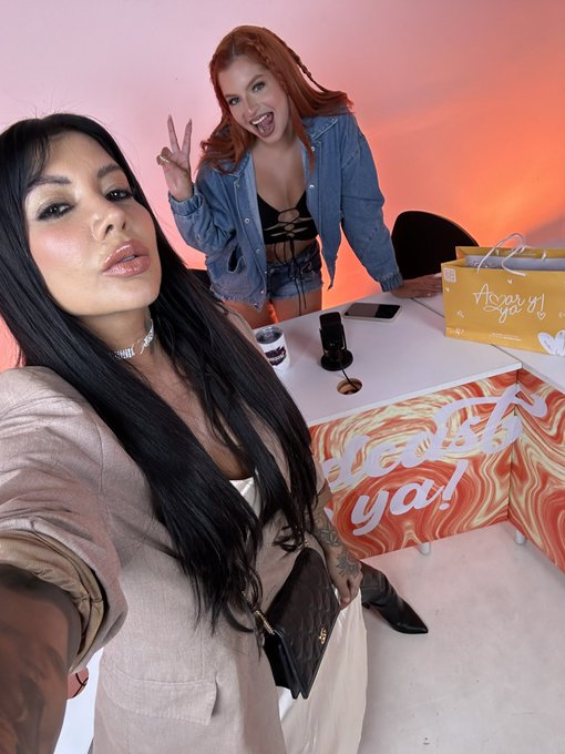 Se grab&oacute; @marianyyaa 🧡 https://t.co/GWdWQxgLky<a class="tags" target="_blank" title="On Twitter" href="/?out=eyJ0eXAiOiJKV1QiLCJhbGciOiJIUzUxMiJ9.eyJpYXQiOjE3MjA1MzUxNzUsImlzcyI6InR3cG9ybnN0YXJzLmNvbSIsIm5iZiI6MTcyMDUzNTE3NSwiZXhwIjoxNzUyMDcxMTc1LCJyZWRpcmVjdF91cmwiOiJodHRwczovL3R3aXR0ZXIuY29tL21hcmlhbnl5YWEifQ.hTfk8OuULxlUN_SsVX5vWmgdOtmXG-UglHjdj3fog0Ft3DHkCe9Rdh4tG5JuK_IWbqJOpZc8VQkVxBg9SAsgww">@marianyyaa</a>
