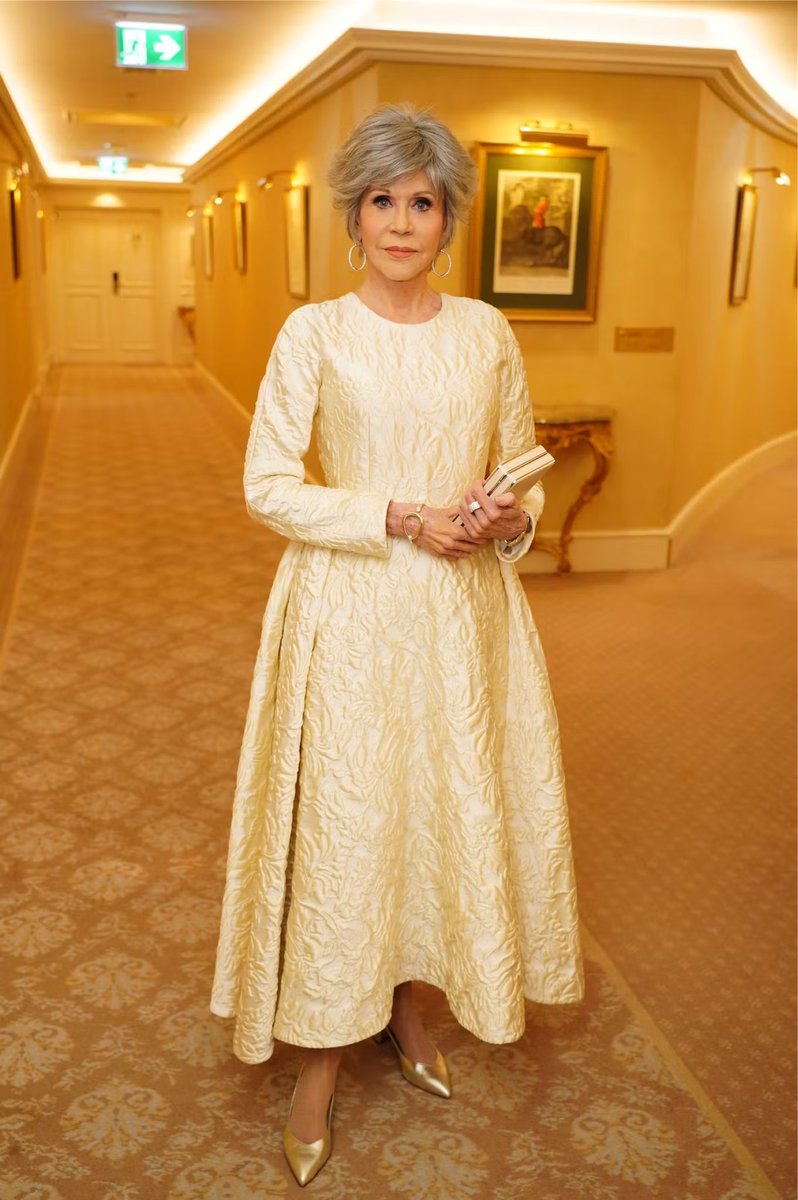 先月、ウィーン国立劇場で三年ぶりにオーパンバル(オペラ座舞踏会)が開催されましたが、米国の女優、ジェーン・フォンダさんが招かれていました。