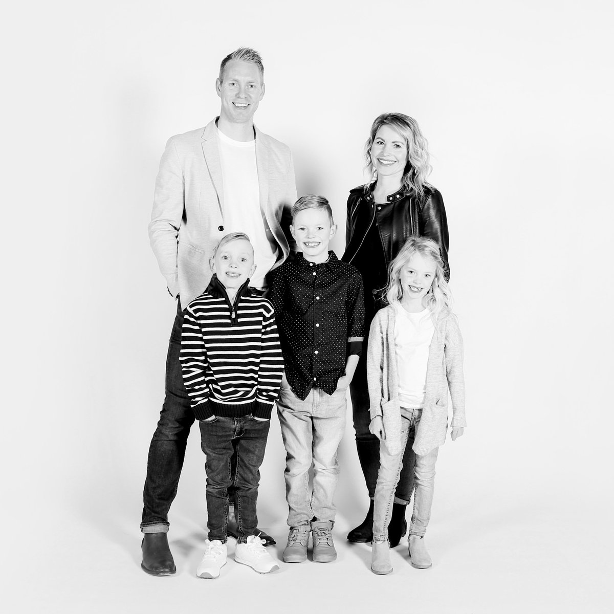 Family Day Weekend Photos! From 12pm to 4pm on Feb 19 + Feb 20, a photographer will be on-site capturing black &amp; white portraits by donation to the Calgary Food Bank.

Located the Hub. Visit our website to secure your time slot. Bookings are recommended, but walk-ins welcome.