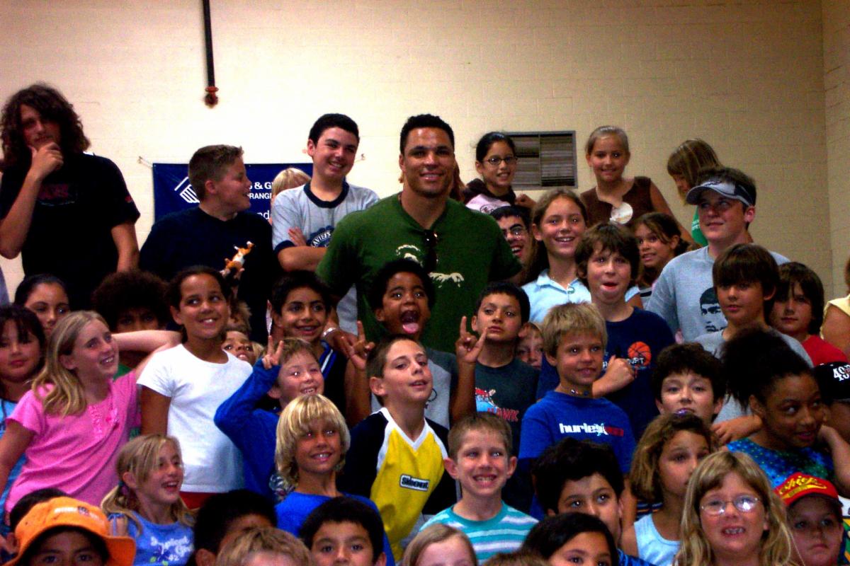 In honor of the <a href="/Chiefs/">Kansas City Chiefs</a> Super Bowl win, #TBT to 2004 when @tonygonzalez88 stopped by for a visit at our #HuntingtonBeach Branch. 

An alum of our very own Club, the legendary tight end is part of the Chiefs' Hall of Fame &amp; <a href="/BGCA_Clubs/">Boys & Girls Clubs of America</a> Hall of Fame!