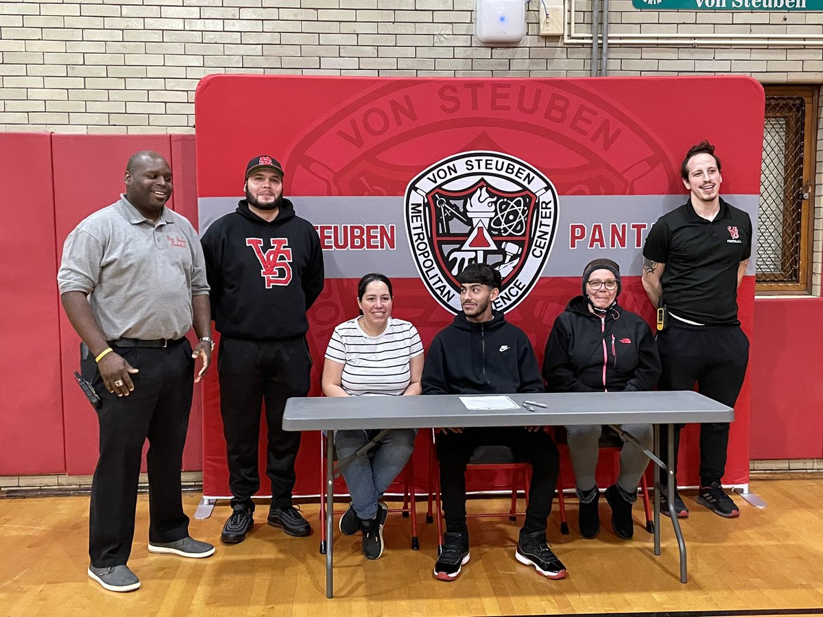 SK (@counselorkwan) on Twitter photo Congrats to Andy who is pursuing his education and football dreams!  #NAIA <a href="/RooseveltU/">Roosevelt University</a> <a href="/RULAKERFB/">Roosevelt University Football</a> <a href="/VonSteubenMSC/">Von Steuben MSC</a> <a href="/von_athletics/">Von Athletics</a> <a href="/VonpanthersFB/">Von Steuben Football</a> @network14cps <a href="/CPSCareerReady/">CPSCollege&Career</a> <a href="/ChiPubSchools/">CPS - Chicago Public Schools</a> <a href="/demetrius_coach/">Coach Demetrius Hughes</a> Congrats to Andy who is pursuing his education and football dreams!  #NAIA <a href="/RooseveltU/">Roosevelt University</a> <a href="/RULAKERFB/">Roosevelt University Football</a> <a href="/VonSteubenMSC/">Von Steuben MSC</a> <a href="/von_athletics/">Von Athletics</a> <a href="/VonpanthersFB/">Von Steuben Football</a> @network14cps <a href="/CPSCareerReady/">CPSCollege&Career</a> <a href="/ChiPubSchools/">CPS - Chicago Public Schools</a> <a href="/demetrius_coach/">Coach Demetrius Hughes</a>