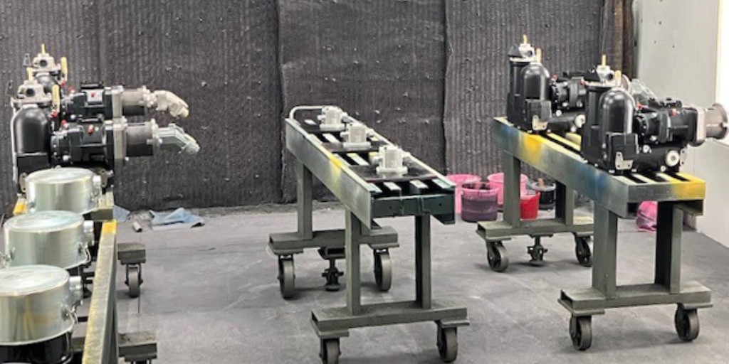 FSC_Wisconsin's tweet image. We upgraded our paint booth towards the end of 2022, and we've been giving it a full workout! Painting components makes them look shiny and protects them from rust and wear! The details matter!
#RustProtection #Hydraulics #FluidSystemComponents #ServiceandRepair #PaintBooth