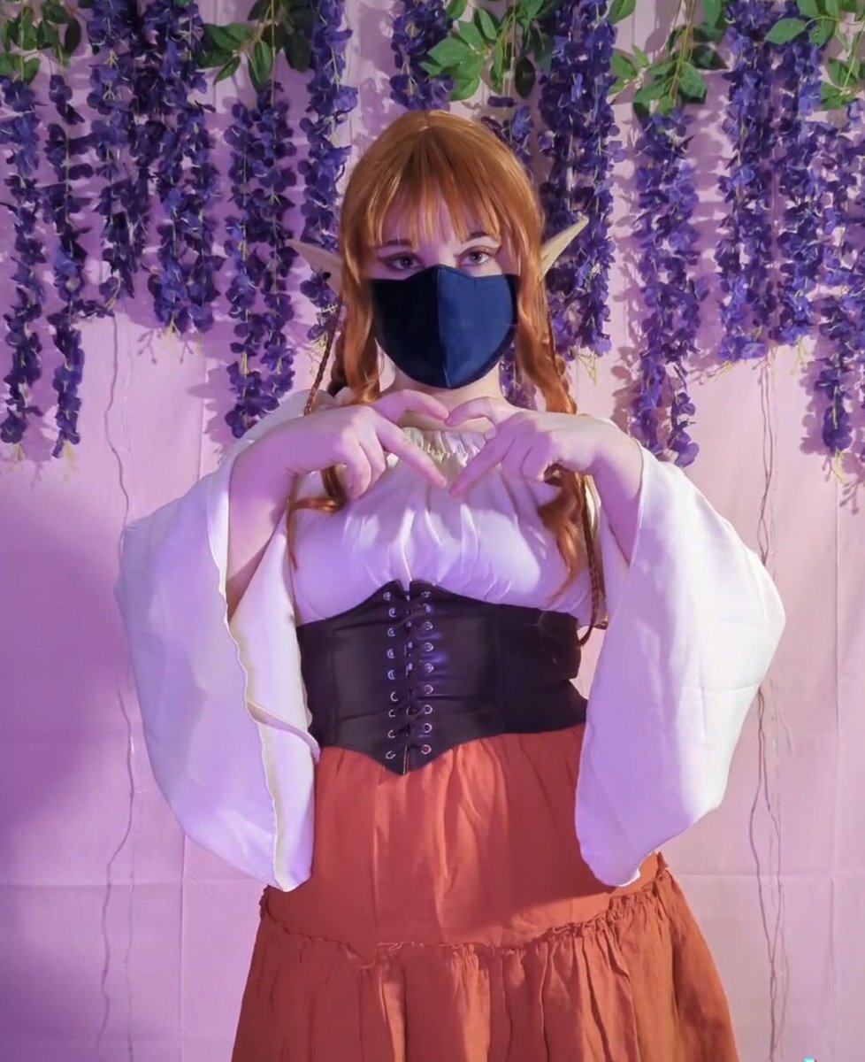 CroisantCosplay's tweet image. I forgot to take pics of my cosplay this time so here&apos;s a still from one of my TikToks in it 🫶🏻

#cosplay #cosplayer #nonbinarycosplayer #nonbinary #theythem #thembo #elf #elfcosplay #woodelf #woodelfcosplay