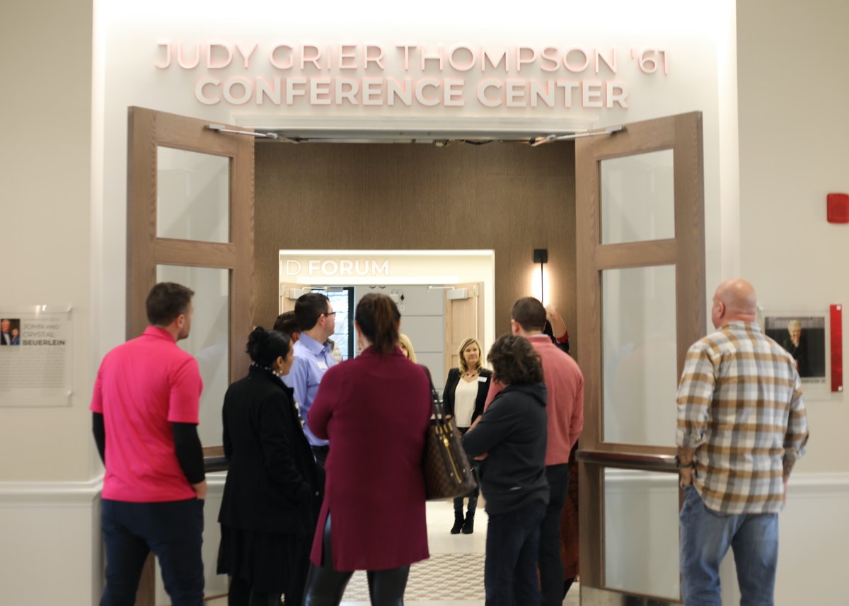 DruryUniversity's tweet photo. #LeadSGF’s Class 43 visited our campus this afternoon to learn more about the C.H. “Chub” O’Reilly Enterprise Center and Breech School of Business Administration and Judy Thompson Executive Conference Center. https://t.co/RhH6busspQ