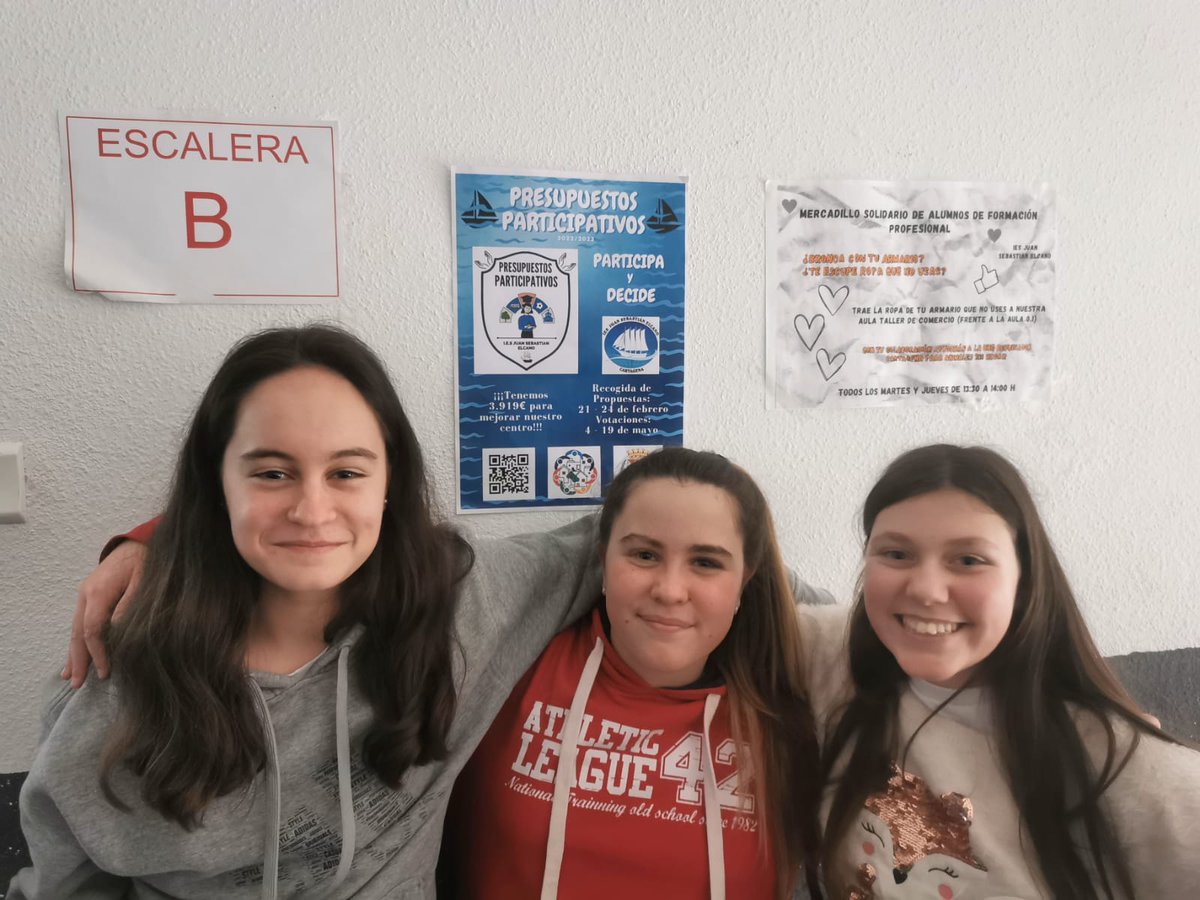 IESElcanoCT's tweet photo. Como parte de la campaña de difusión de los #PresupuestosParticipativos del Ayuntamiento de Cartagena - España, ha tenido lugar la pegada de carteles elaborados por el grupo motor. PARTICIPA Y DECIDE.
#participaydecide
#nuestraopinioncuenta #iesjselcanoct
#SiempreEnMovimiento https://t.co/ETPHcbe6Ce