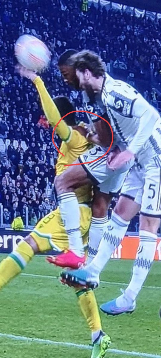 DaddyAirDee's tweet photo. @nocontextfooty https://t.co/DfRKsAD2m1