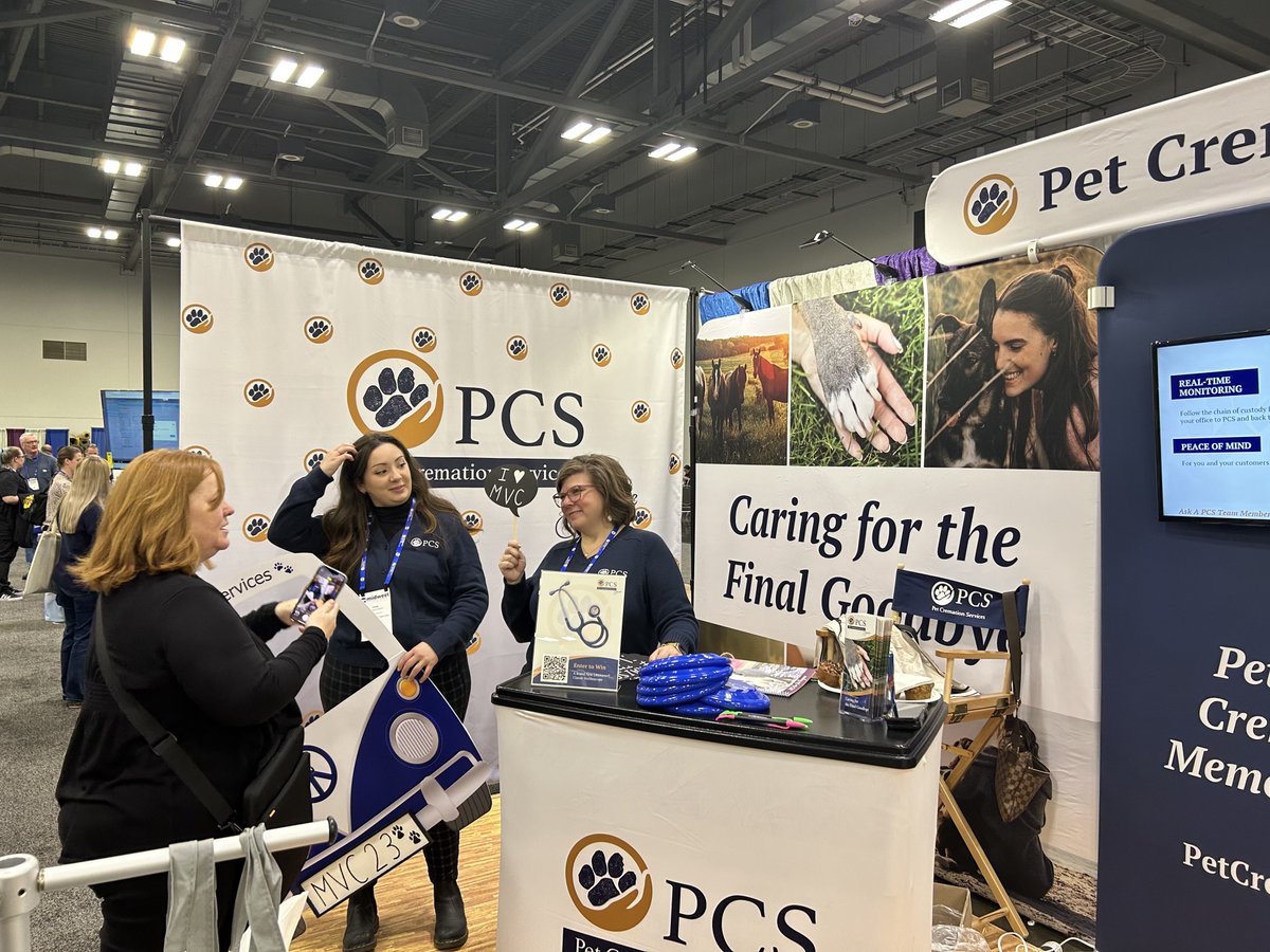 mj2marketing's tweet image. Happy to support Pet Cremation Services at the first day of the Midwest Veterinary Conference. 🐈🏇🐩

Stop by and see them at Booth 230 through Saturday. #2023MVC 

We love our clients! 💚