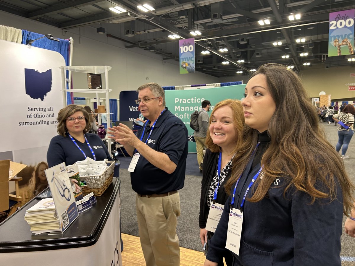 mj2marketing's tweet image. Happy to support Pet Cremation Services at the first day of the Midwest Veterinary Conference. 🐈🏇🐩

Stop by and see them at Booth 230 through Saturday. #2023MVC 

We love our clients! 💚
