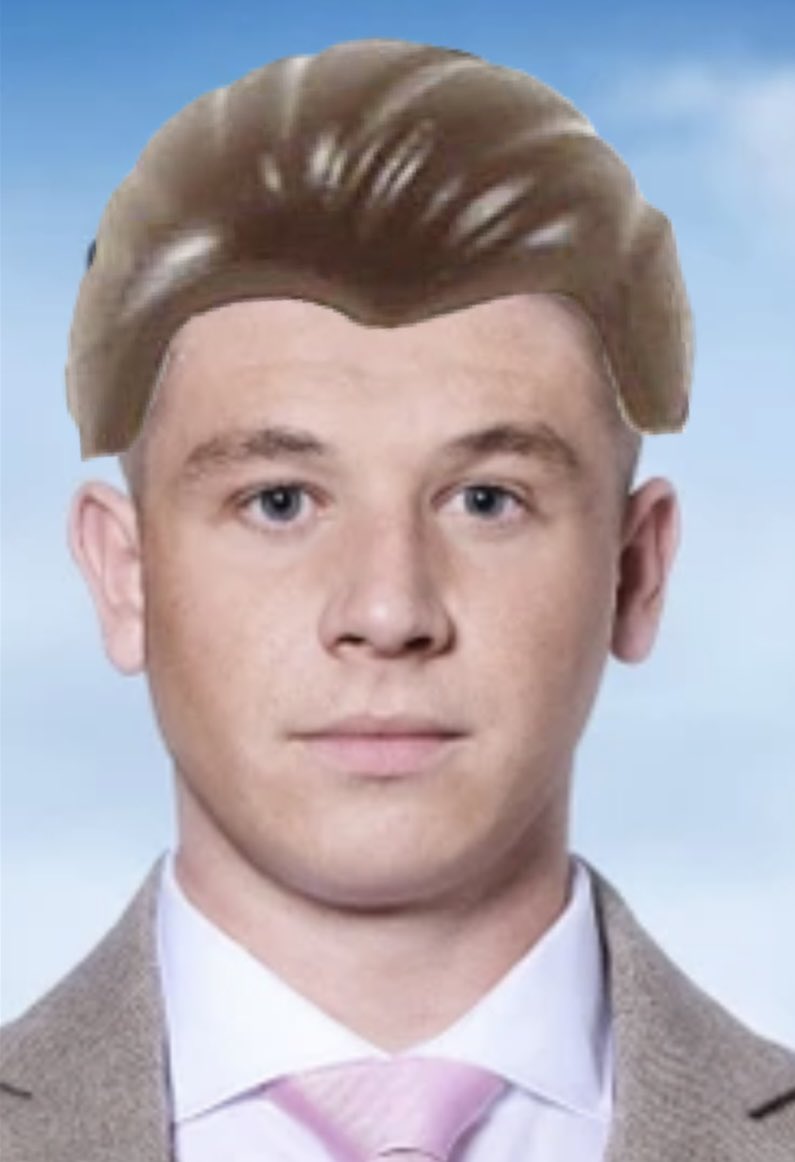 Sharky_Wareham's tweet photo. Bradley from #TheApprentice has Lego man hair and I can prove it https://t.co/NbAP3hXsGB