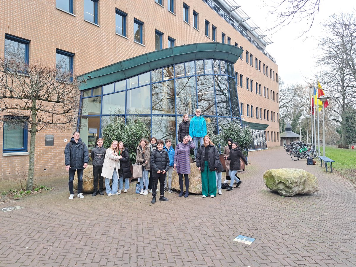 Vandaag samen met wethouder  @DPSWit een superleuke bijeenkomst gehad met leerlingen van het KWC over duurzaamheid.  Je kan niet vroeg genoeg beginnen!  #Culemborg.