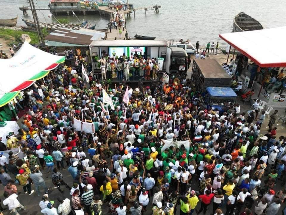 YPPAKS's tweet photo. Thank you so much Esit Eket, and  Ibeno people for believing in our dreams and embracing our Governorship project. We have a commitment to turn these areas into  tourist destinations and agricultural products processing hubs.
Stay strong with Young Progressives Party.
@SenatorOba https://t.co/2olPLnmJ8l