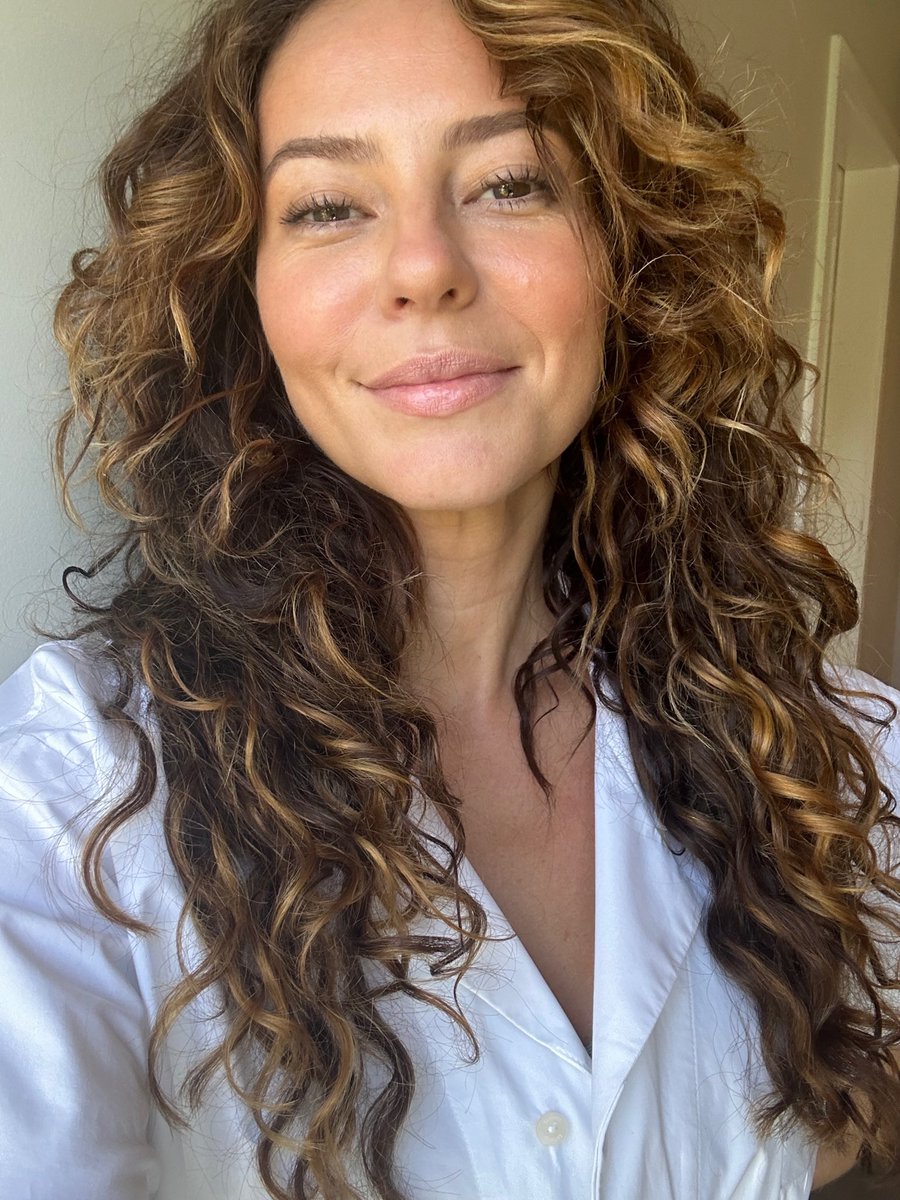paolla's tweet photo. ✨💇🏼‍♀️ https://t.co/ZEQYbRNB5c