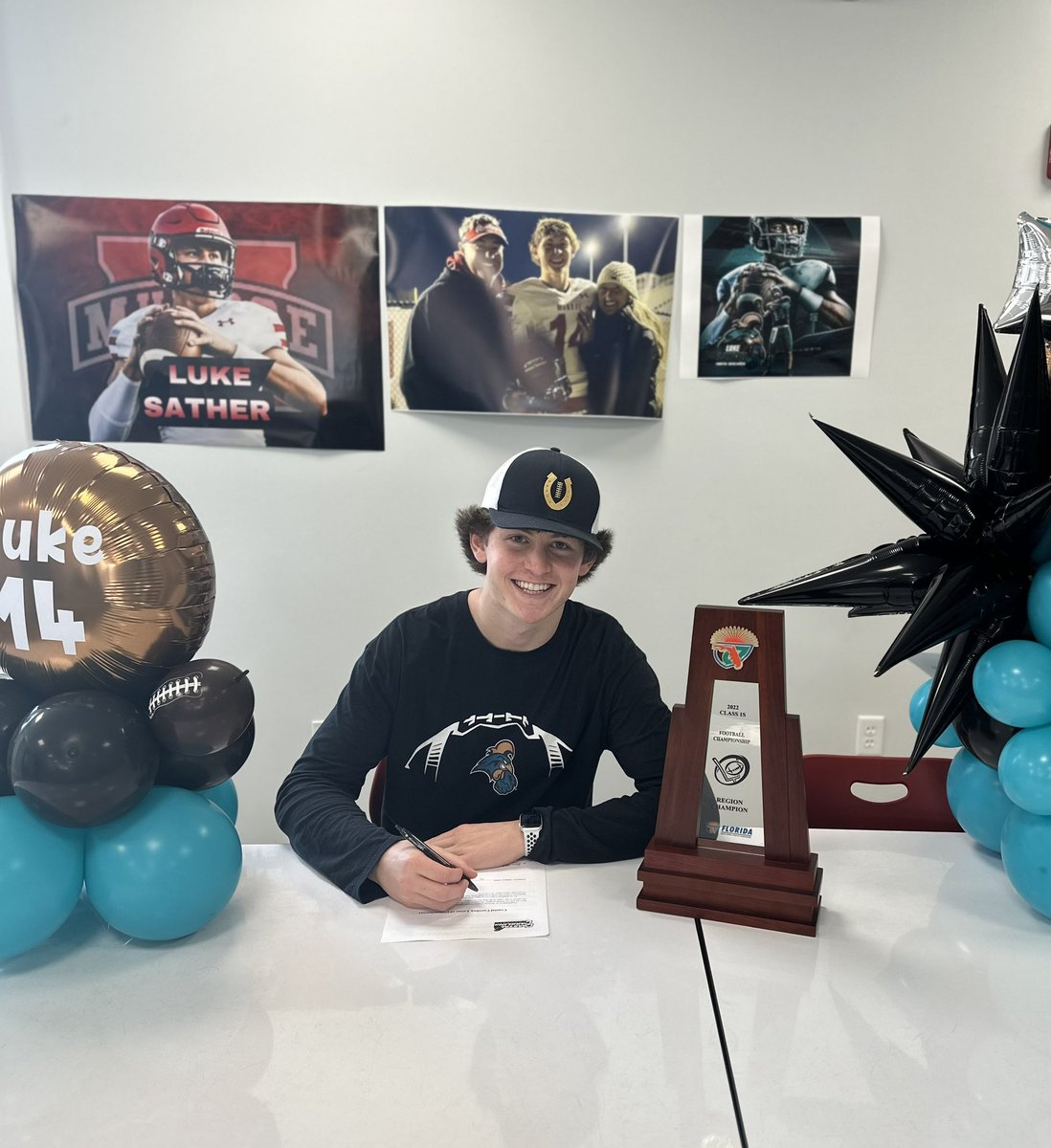 RFM_Athletics's tweet photo. We had two Bobcats sign the last two weeks. We couldn’t be more proud of them! Carson has signed to play football at Hutchinson CC and Luke will be playing football at Coastal Carolina University! We are so proud of you both, and thankful for your time as a Bobcat! https://t.co/Lr0A2VFAsS