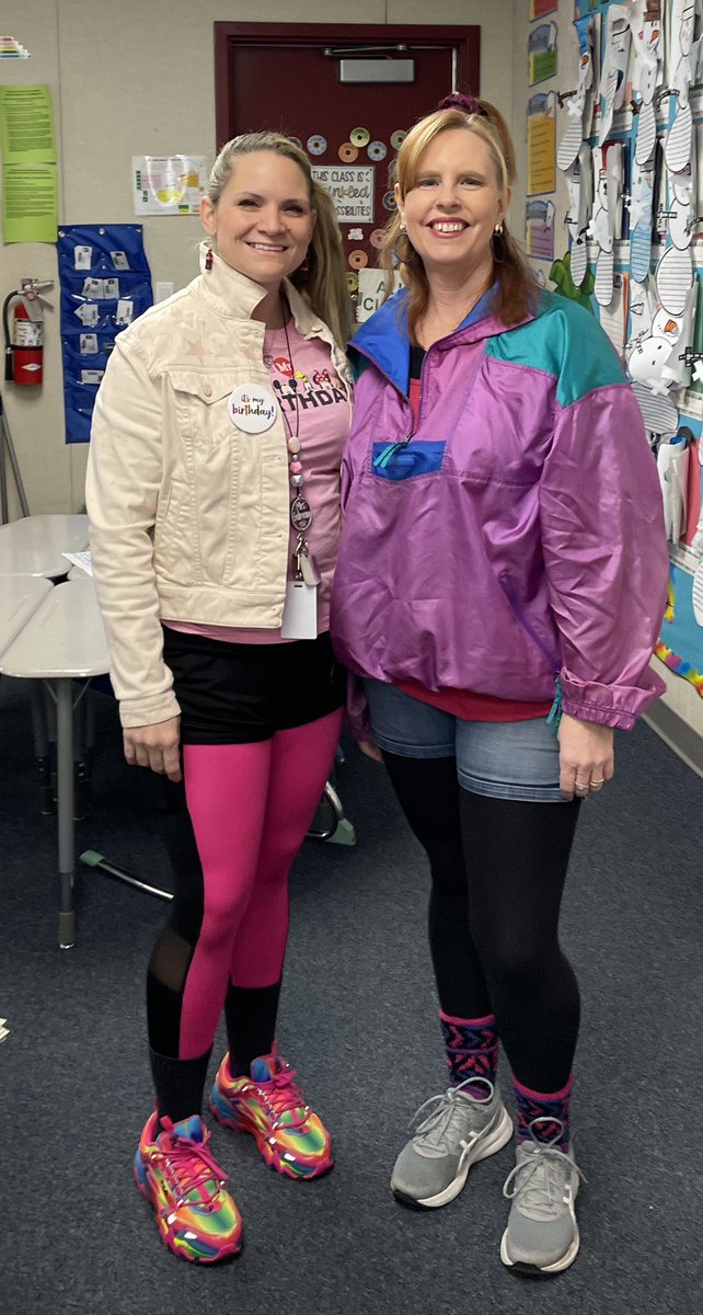 DavidsonMViT's tweet photo. Decades Day! #mvitsimi #schoolspirit #simischools #thirdgraderocks https://t.co/uU5jCZmTET