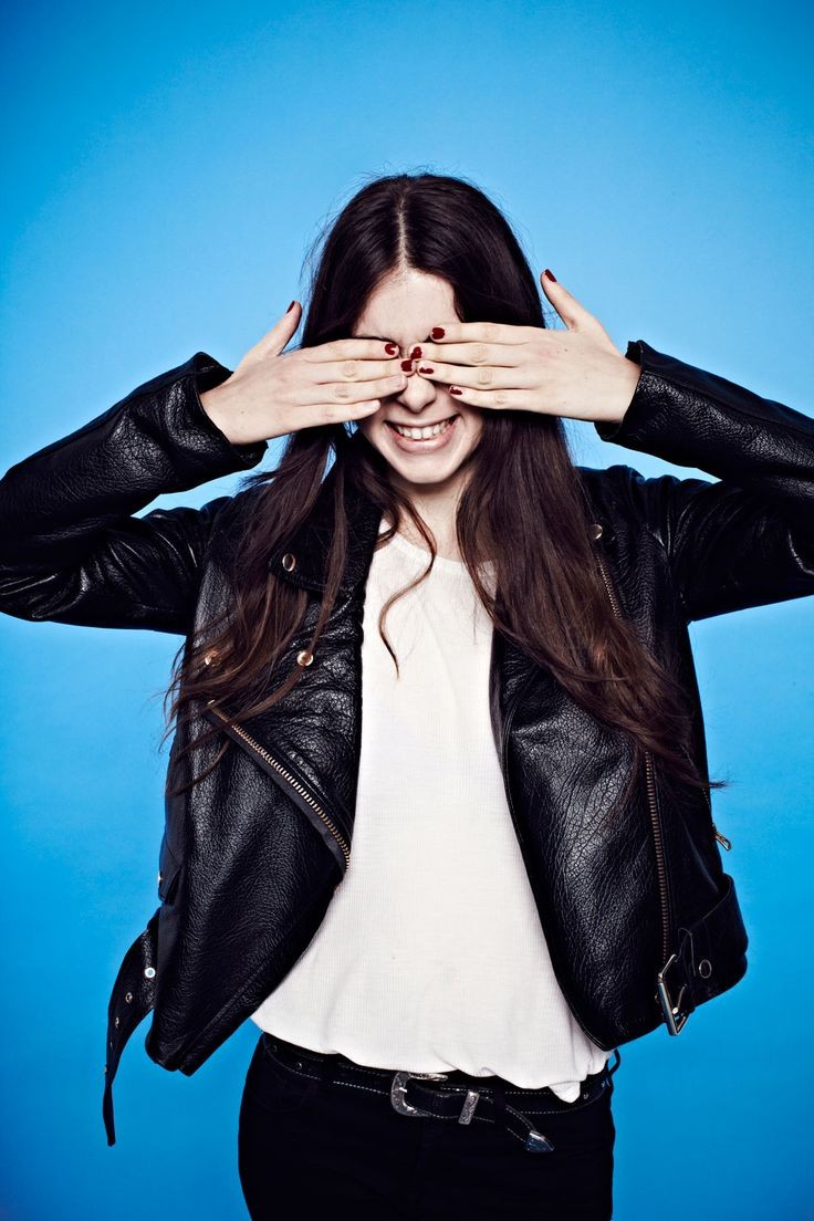 Happy fvcking birthday, Danielle Haim!    