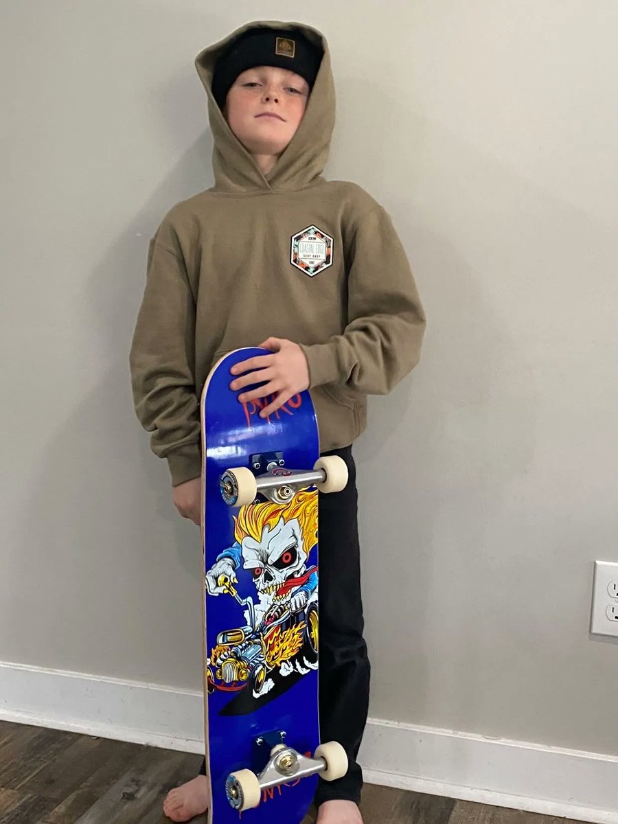 YocaherSk8's tweet image. Droppin the swag with his his Yocaher Slim skateboard @jb2supergrom 
#yocaher #skateboards #skateboardingisfun #skatelife #skaterstyle #skateshop #skateUSA