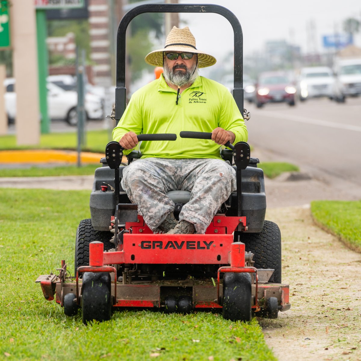 With T &amp; T Palms, Trees &amp; More at your side, you'll have no problem keeping your commercial landscaping on track.