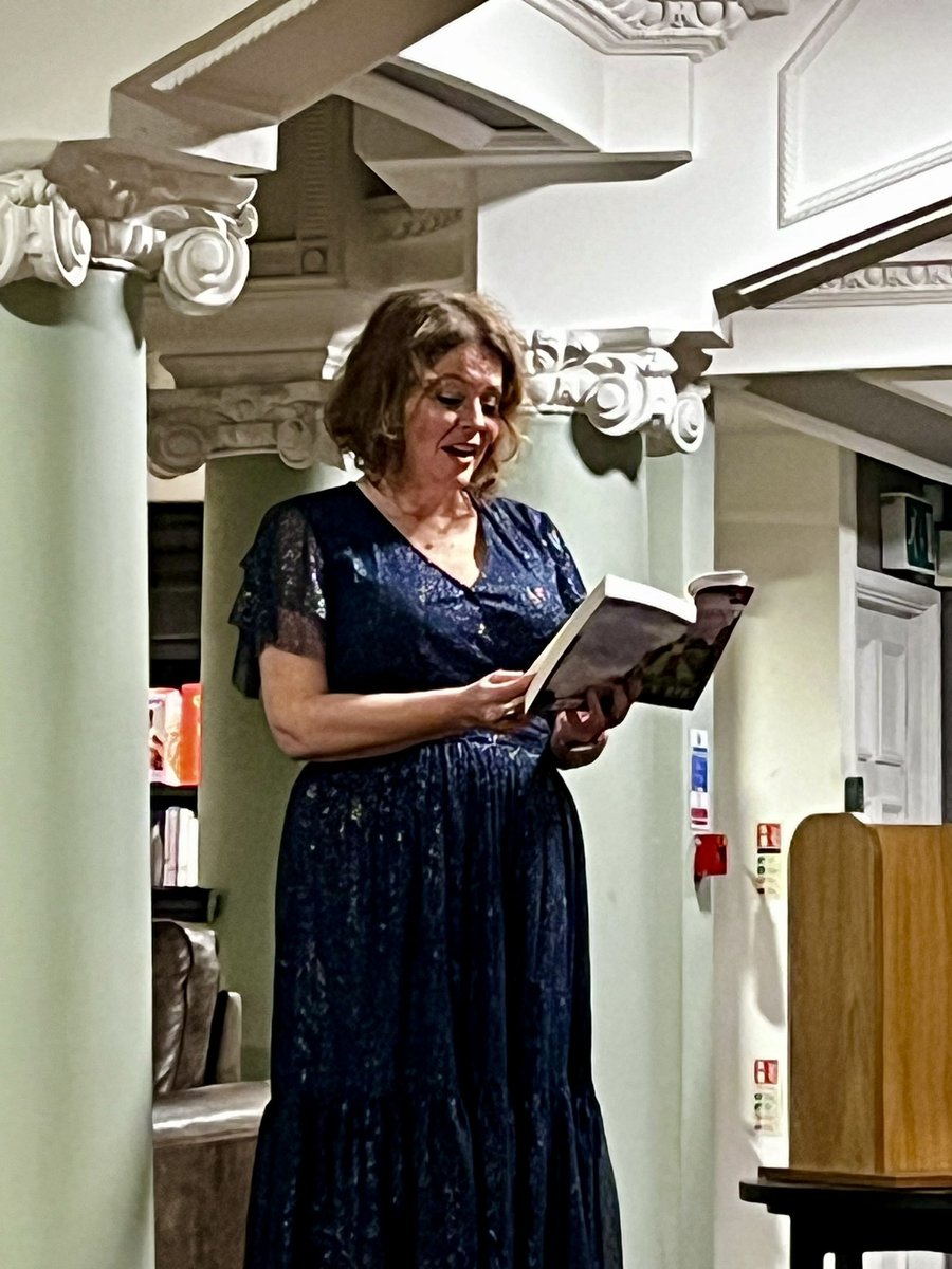 A wonderful evening <a href="/swanseastones/">Waterstones Swansea</a> celebrating the publication of <a href="/AuthorTracyRees/">Tracy Rees</a> The Elopement - I can’t wait to read it ❤️💕