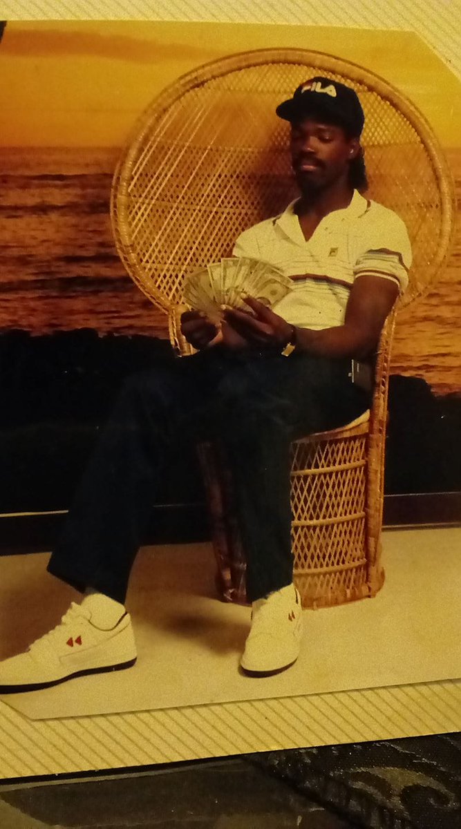 OGDADDYV's tweet photo. 1988 Compton Hustler...(ihad2doit)!!! Throwback Thursday #ogdaddyv https://t.co/KpXUt5MWqA