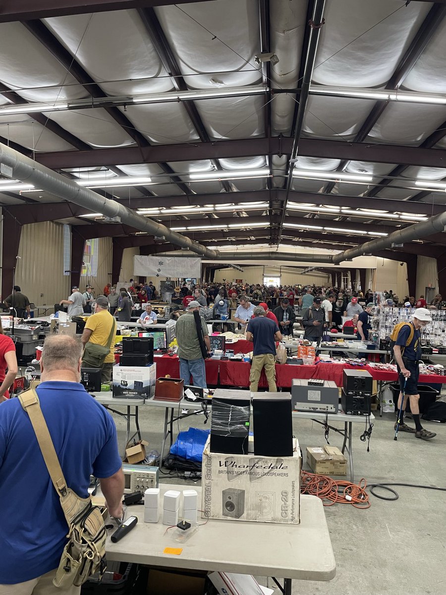 VJArray's tweet photo. Photos from @Hamcation #hamcation #hamradio @arrl 
I LOVE this #hamfest https://t.co/hb3UaWAoga