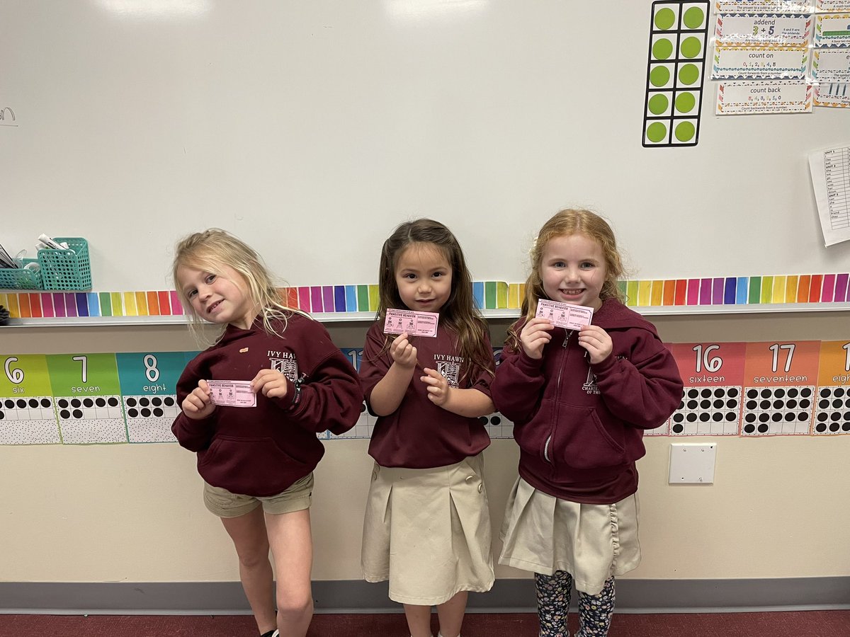 Following the Ivy Hawn way, and getting noticed outside of the classroom by Mrs. Cindy made their day! #ivyhawn <a href="/artary_/">Dr. Artary</a> <a href="/PrycelessAP/">Alicia Pryce</a> <a href="/IvyHawnSuhr/">Ivy Hawn Principal</a>