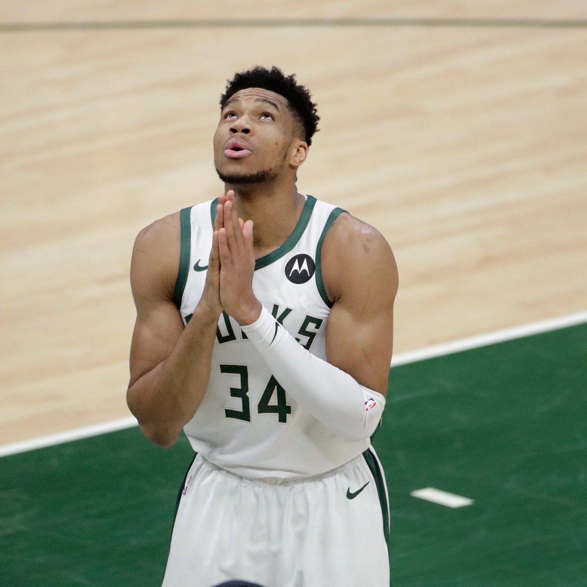 Only__Locks's tweet image. NBA PLAYER PROPS 🏀

1U SGP (+125)
Giannis Antetokounmpo 6A
Bucks ML

1U SGP (+155)
Paul George 15 P
Deandre Ayton 15 P
Devin Booker 20 P
Kawhi Leonard 20 P