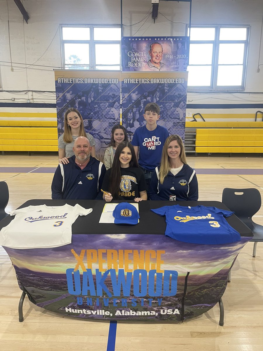 🥎🧡🤍💜 committed tweet media