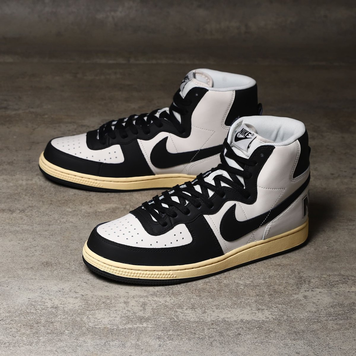 BaitMeJp's tweet image. \在庫残りわずか/

本日発売の80年代の傑作「Terminator High PRM」が残り在庫わずか、、、
この機会をお見逃しなく！

NIKEが誇るシグネチャーシューズ▼
bit.ly/3xp73IQ

#bait #TERMINATORHIGH #ターミネーターハイ