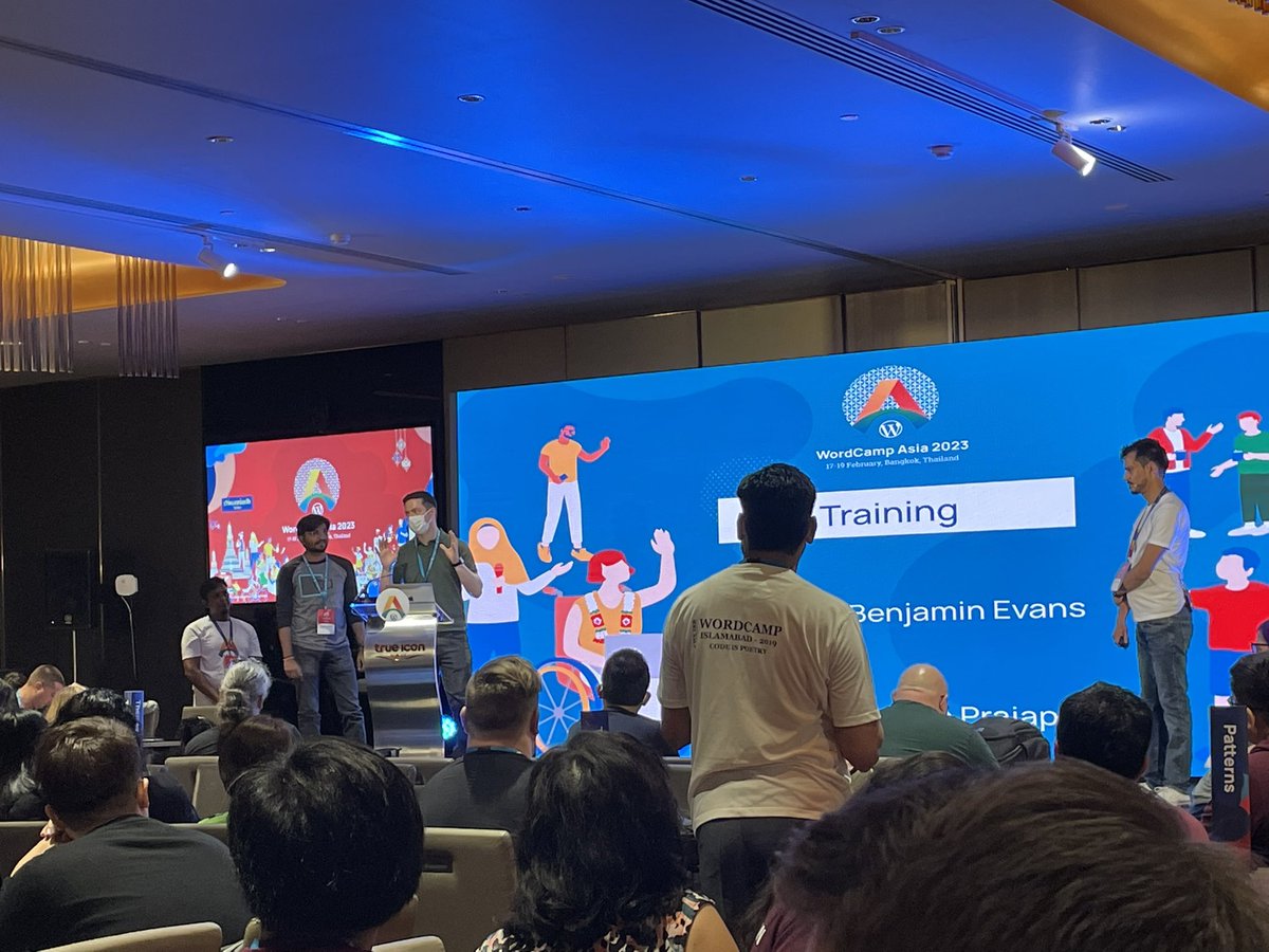 pravin2404's tweet photo. Contribution Day Update at @WordCampAsia.
Training Team on Stage, Must visit at Training table who are beginners and want to learn about how start contribute on #WordPress Training.
#WCAsia #WordCamp #ContributionDay https://t.co/YiVpDHlpSm