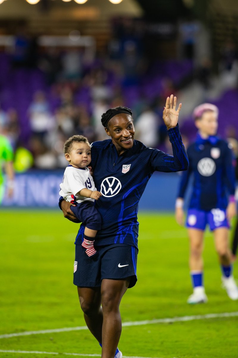 National Women’s Soccer League (@nwsl) on Twitter photo Moms rule 👑 Moms rule 👑