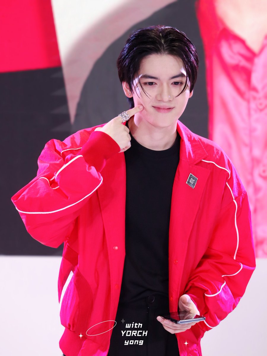 withyorchyong's tweet photo. จิ้มแก้มหน่อยฮะ 🤍❤️
#yorch_yongsin #ยอร์ชยงศิลป์
#oneplus #oneplusth #oneplus11
#oneplus115G #shapeofpower https://t.co/XWF8x2XNLL