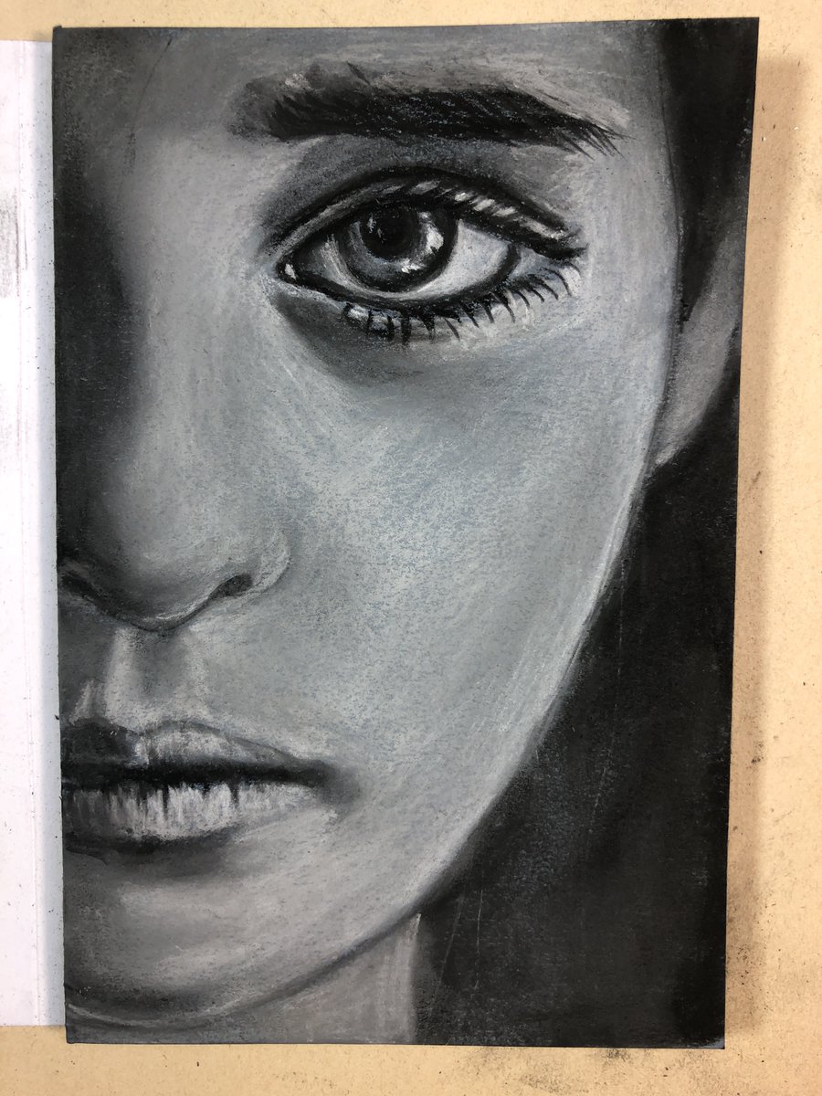 kathymcmillan20's tweet photo. I tried a charcoal portrait since school was closed today. #Sketchbox https://t.co/7vKtj7LDhZ