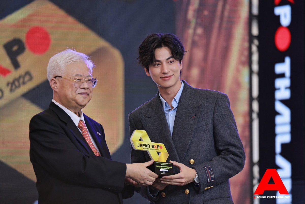zoomdara_online's tweet photo. “กลัฟ คณาวุฒิ” คว้ารางวัล JAPAN EXPO MEDIA &amp; INFLUENCER AWARD 2023 จากผลงานพรีเซนเตอร์โออิชิ ช่วยส่งเสริมญี่ปุ่นให้เป็นที่รู้จักในประเทศไทย

อ่านข่าวเพิ่มเติม 👉🏻 https://t.co/cL8VQaxUOa

#GulfKanawut #กลัฟคณาวุฒิ
#ลูกบอลของคุณบิ๊กกลัฟ #Phiballs
#JAPANEXPOTHAILAND2023
#zoomdara https://t.co/BCPzC4d8LV