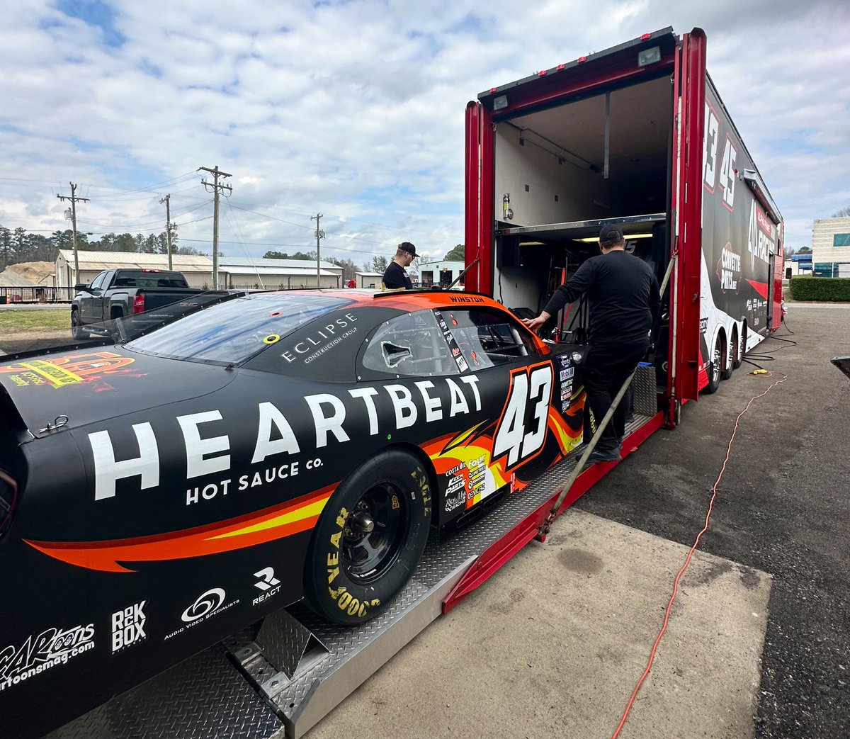 ryanellisracing's tweet photo. It’s race season. Can’t wait to get on track tomorrow. 👊🏽 https://t.co/NEBIxsZ10q