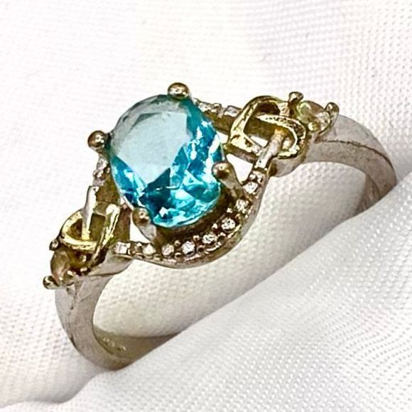 radiance1992's tweet photo. So good I had to share! Check out all the items I'm loving on @Poshmarkapp #poshmark #fashion #style #shopmycloset #bamgem: https://t.co/aMNWX1KQTA https://t.co/qISmk7UYtX