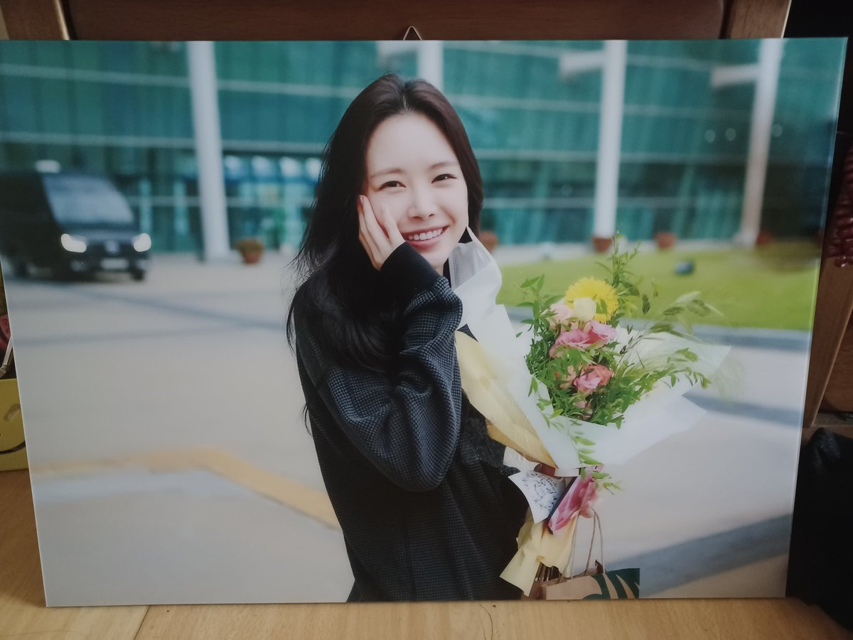 eunsalanghae's tweet photo. #Apinksne
@H940210
진짜 꿈꾸는 것 같음. 이벤트에 당첨되고 올해 성인되었는데 올해 진짜 잘 풀릴 것 같음. 손나은 생일카페를 준비해준 모든 분들 감사하고 제 아이디를 뽑아준 황오빠님 진심으로 감사합니다♡ 나은언니 사랑해요♡
소중히 간직할게요. 감사합니다. https://t.co/W4INl3xzEN