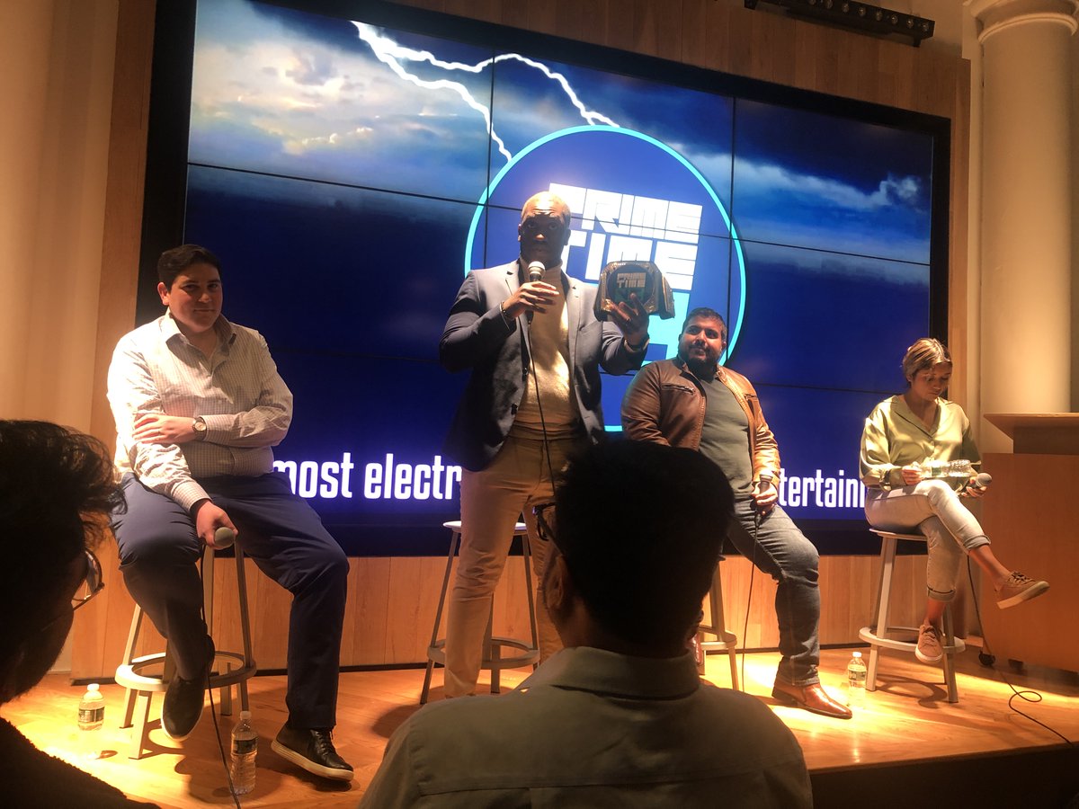 PigPugHealth's tweet photo. Great panel @primetimevc discussion with @jayestefani ,@DarrelFrater, @JayKapoorNYC of @VSCVentures , Andrew Gluck of @irrvrntVC
on stage with @CharlieNYC . Congrats to the winner @DarrelFrater and thanks for the invite.
#startups #investments #ai #pigpug https://t.co/3OenpNI0XV