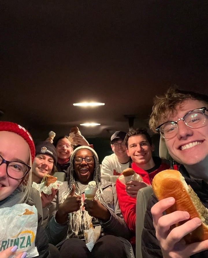 UNLSwimClub's tweet photo. sNOw practice today! ❄️❄️ (@Runza  please sponsor us) https://t.co/M9l6Syst5x